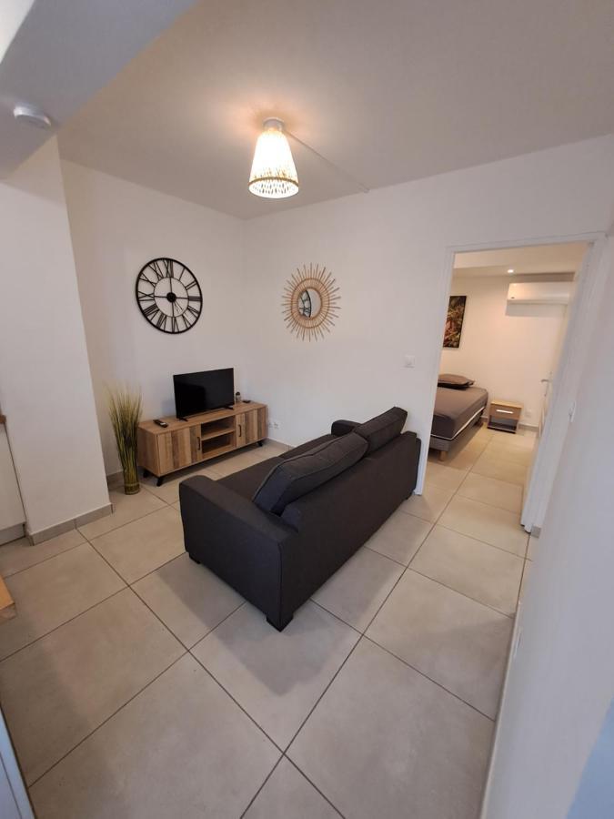 Logement Cosy T2, Centre Ville De Saint-Pierre Zewnętrze zdjęcie